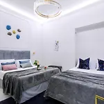 Deluxe Apartment *